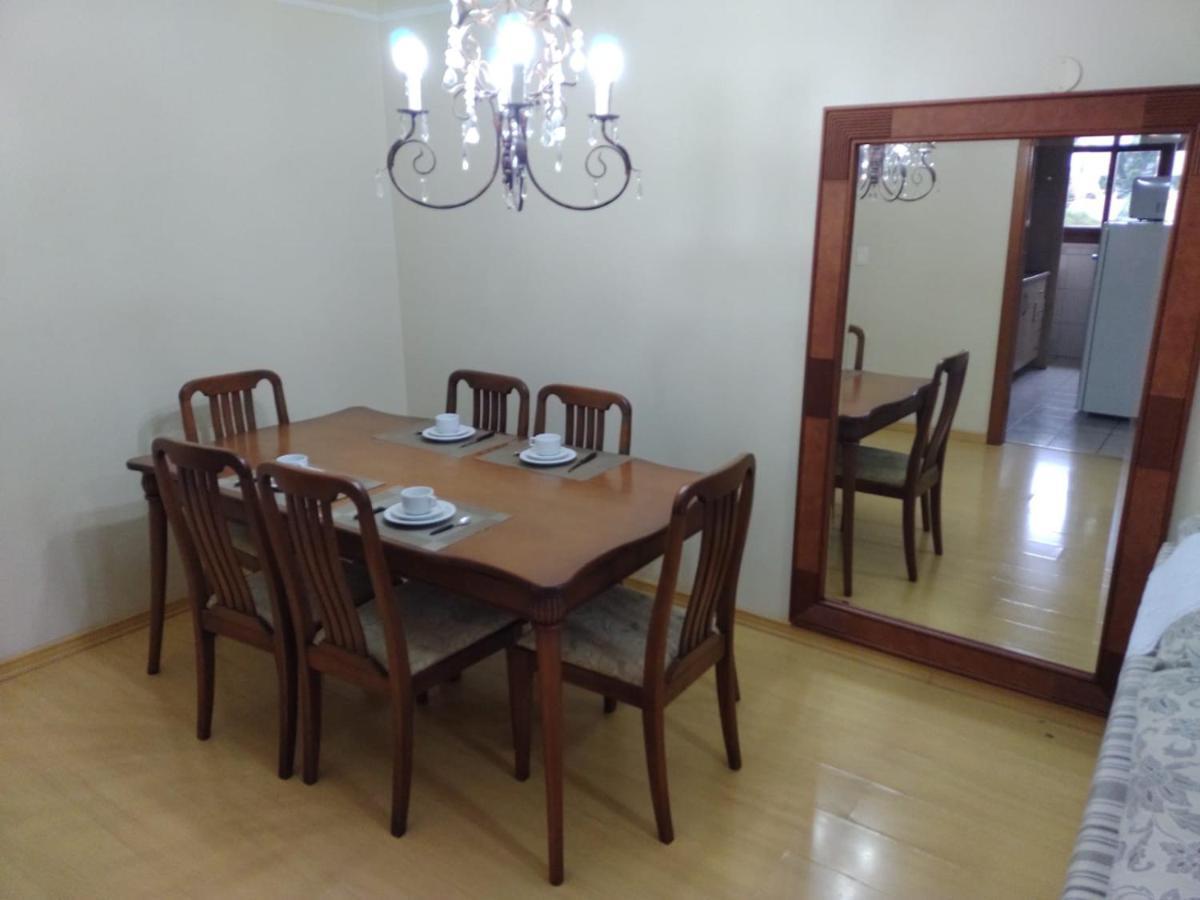 Apartamento Ensolarado No Centro De Gramado Apartman Kültér fotó