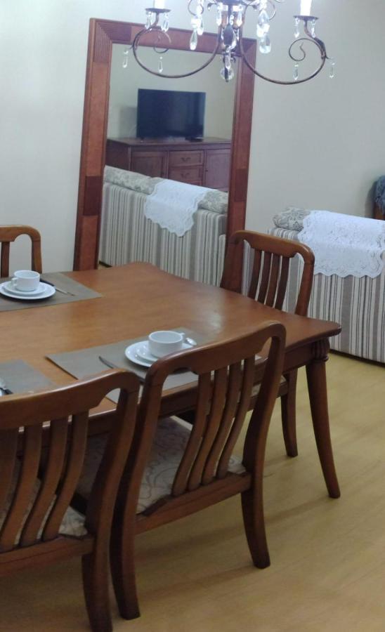 Apartamento Ensolarado No Centro De Gramado Apartman Kültér fotó