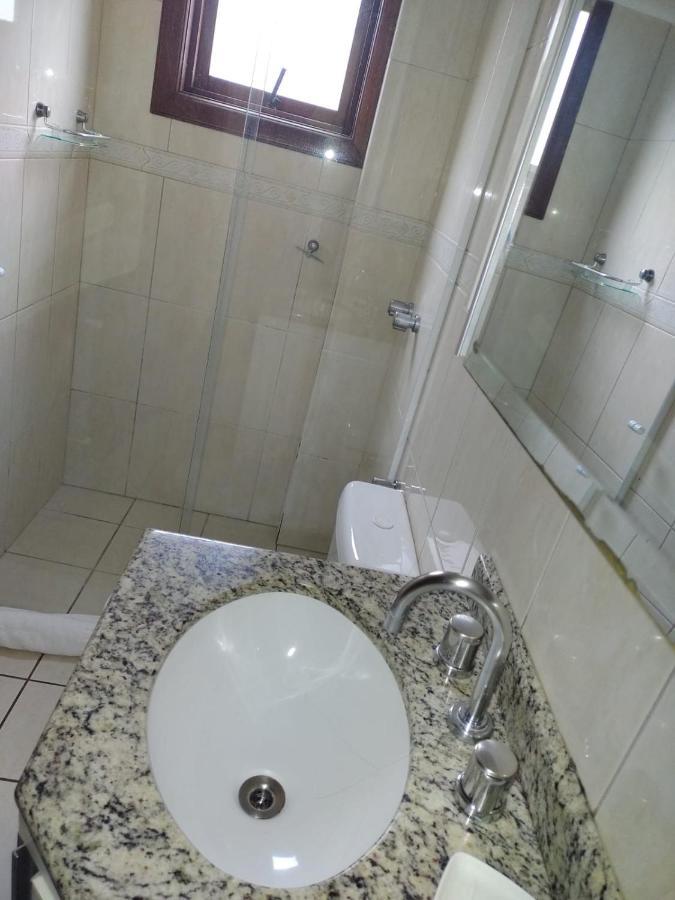 Apartamento Ensolarado No Centro De Gramado Apartman Kültér fotó